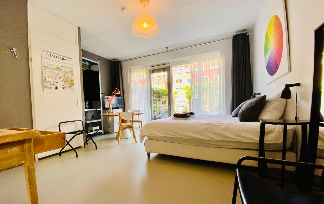 Private Studio With Free Car Parking Amsterdam Exterior foto